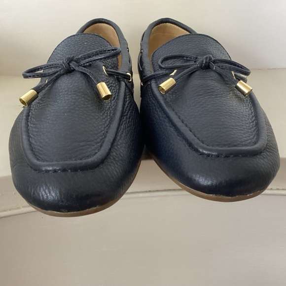 Talbots JESSIE PEBBLED LEATHER DRIVING MOCCASINS Gold Aglet TIE DETAIL 9.5 EUC - Picture 3 of 7